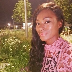 Meet your Posher, Monique